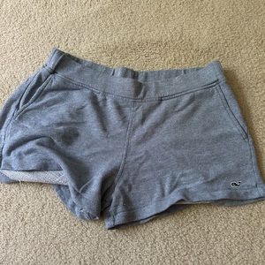 VINEYARD VINE SHORTS